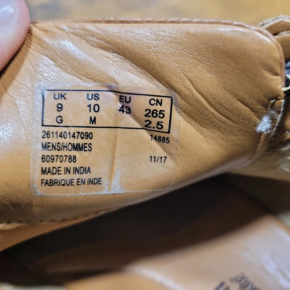 Clarks minor scuffs